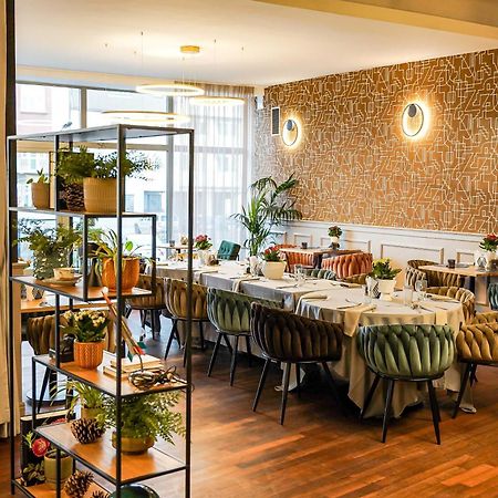 Hotel Tarnovia Тарнов Екстериор снимка