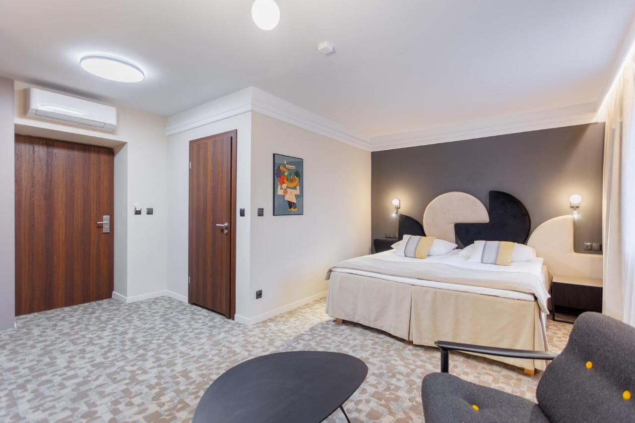 Hotel Tarnovia Тарнов Екстериор снимка