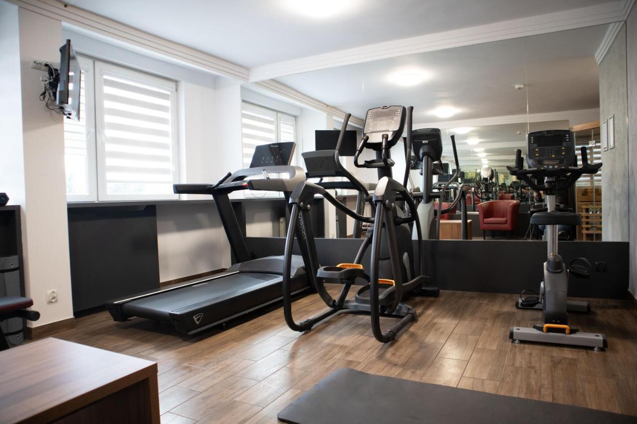 Hotel Tarnovia Тарнов Екстериор снимка