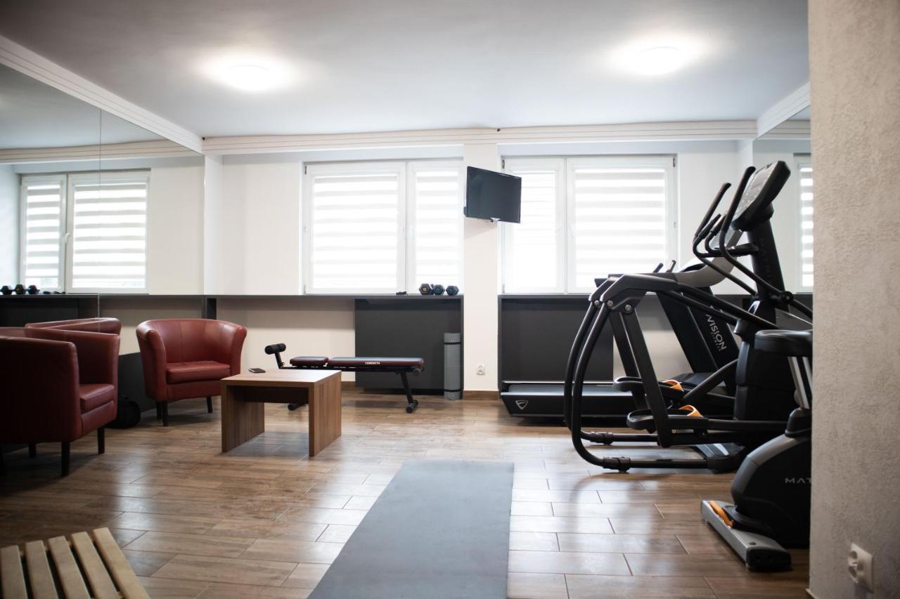 Hotel Tarnovia Тарнов Екстериор снимка