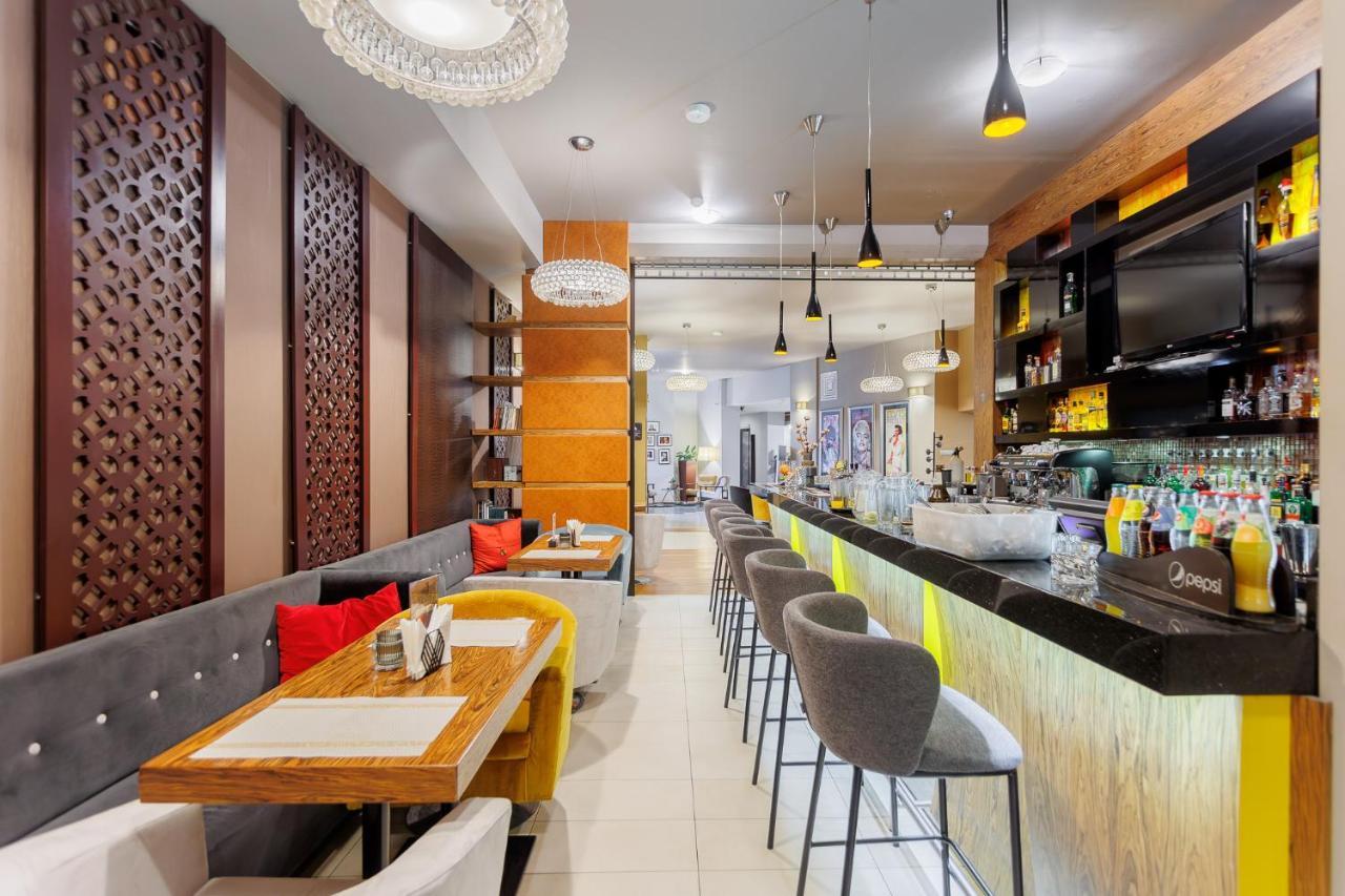Hotel Tarnovia Тарнов Екстериор снимка