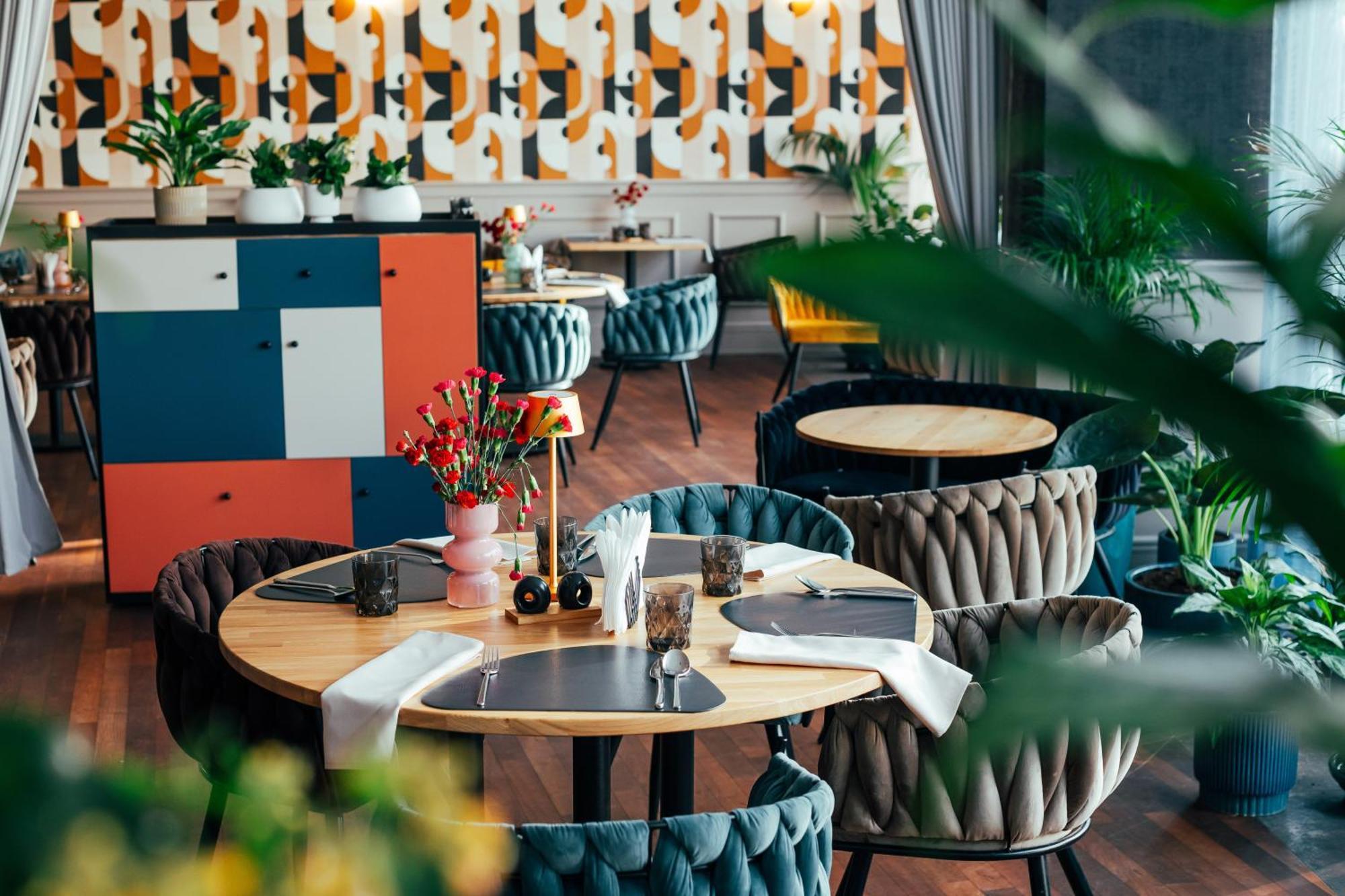Hotel Tarnovia Тарнов Екстериор снимка