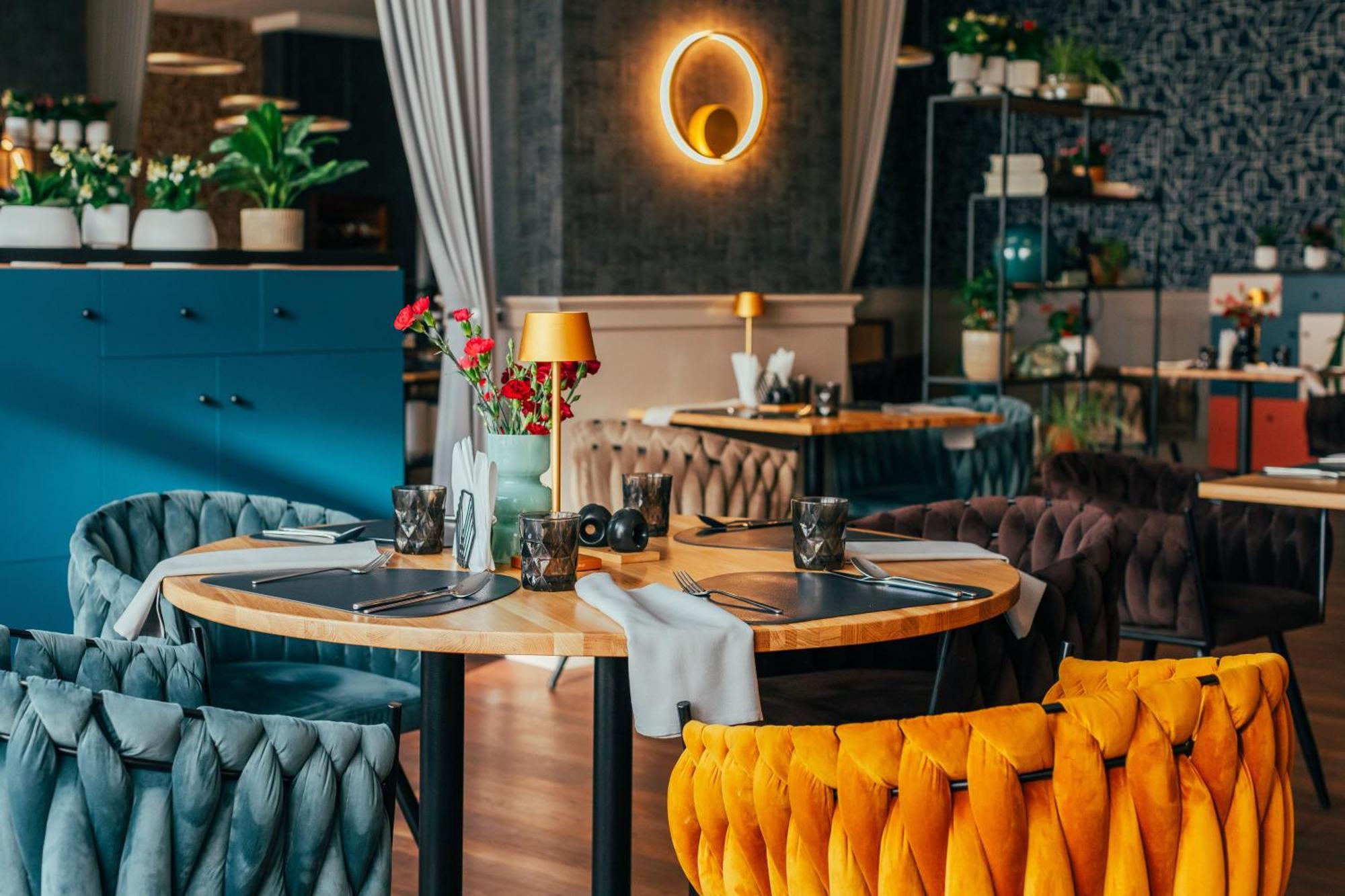 Hotel Tarnovia Тарнов Екстериор снимка