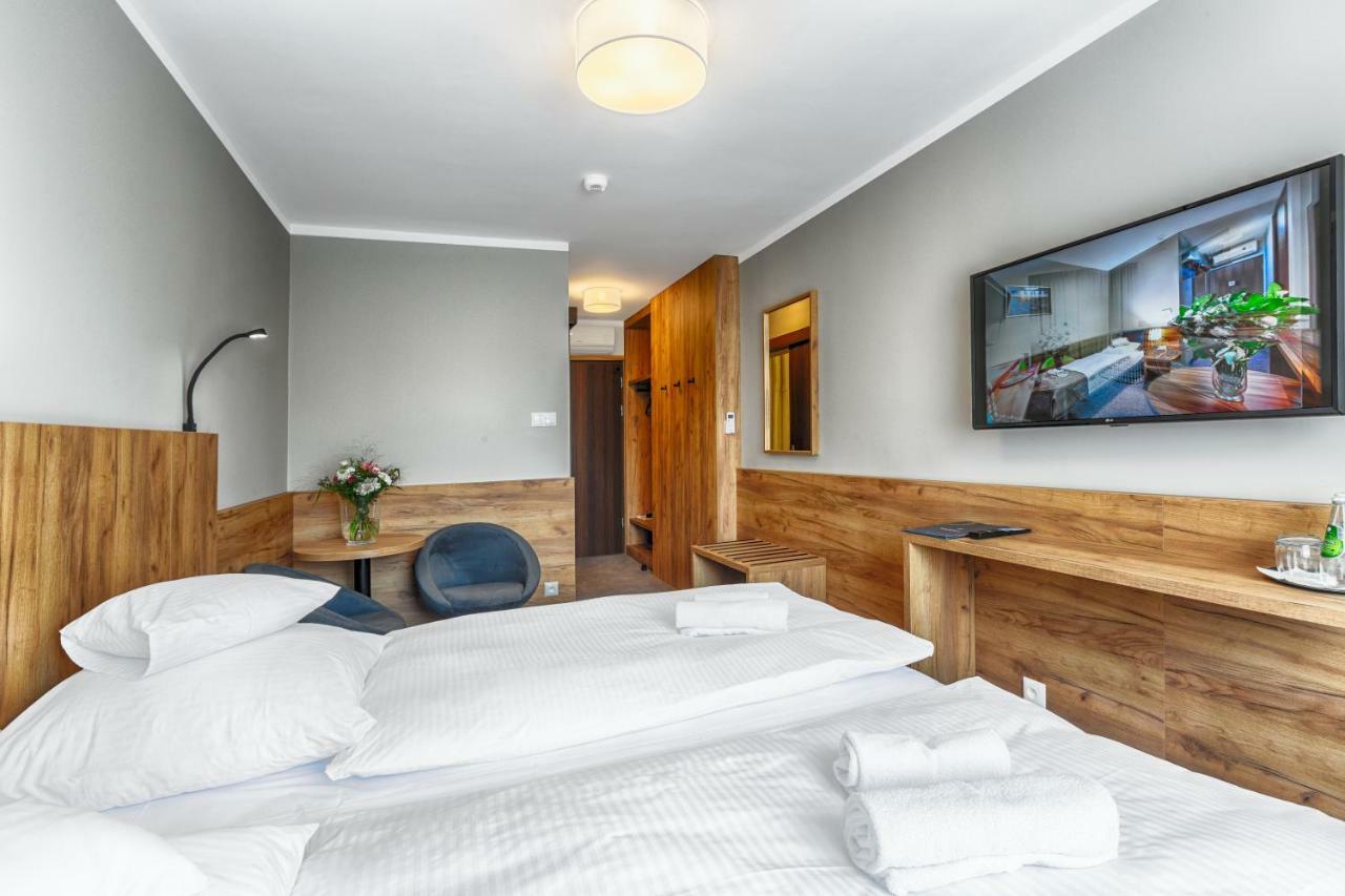 Hotel Tarnovia Тарнов Екстериор снимка